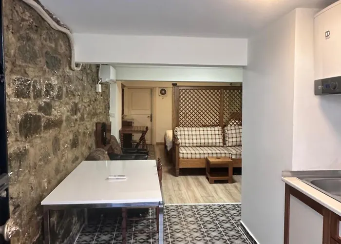 Alojamento de Acomodação e Pequeno-almoço Centre Taksim *